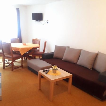 Apartmany Karlstejn ภายนอก รูปภาพ