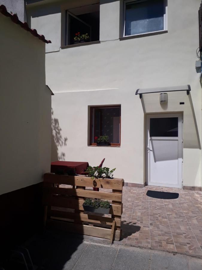 Apartmany Karlstejn ภายนอก รูปภาพ