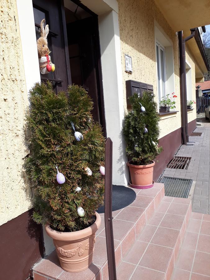 Apartmany Karlstejn ภายนอก รูปภาพ