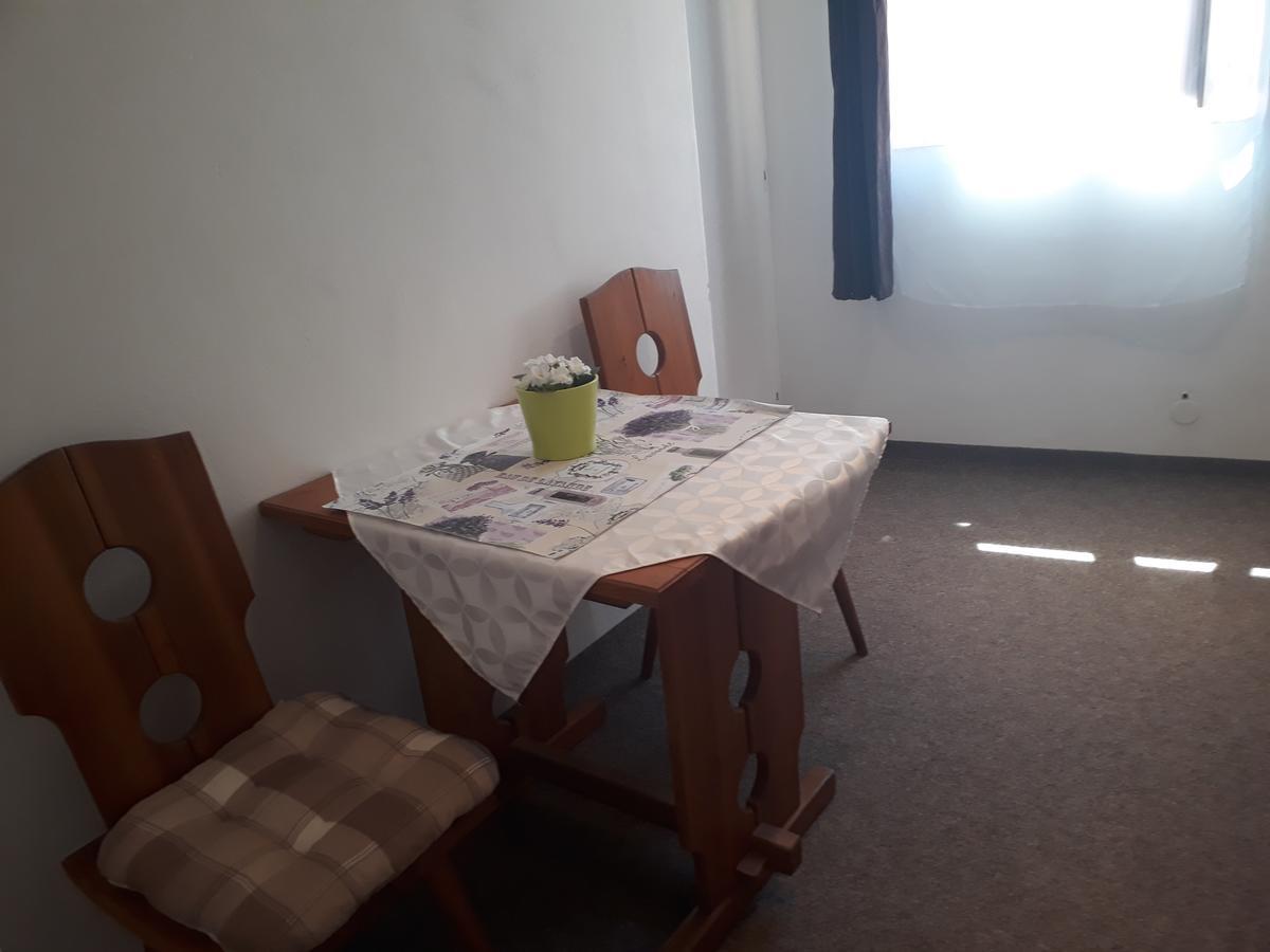 Apartmany Karlstejn ภายนอก รูปภาพ