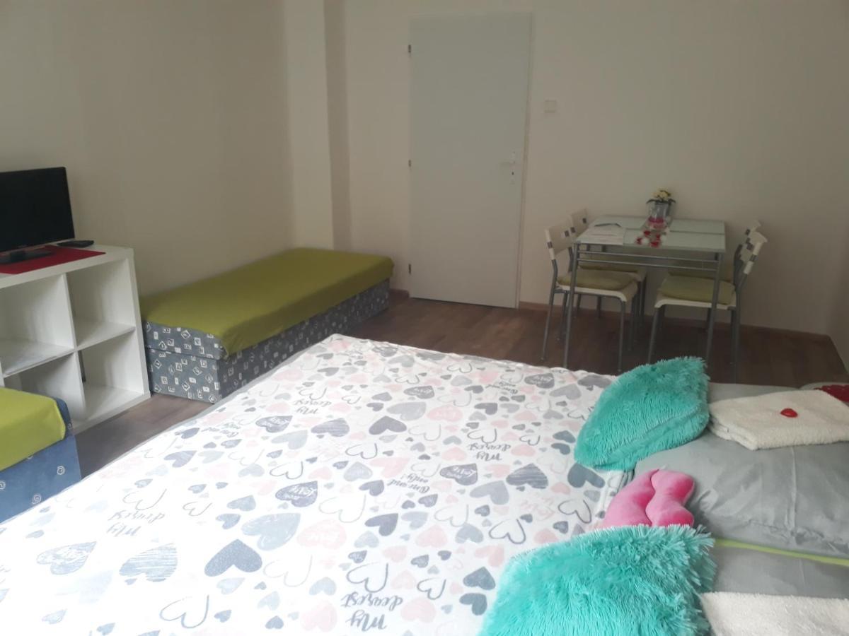 Apartmany Karlstejn ภายนอก รูปภาพ