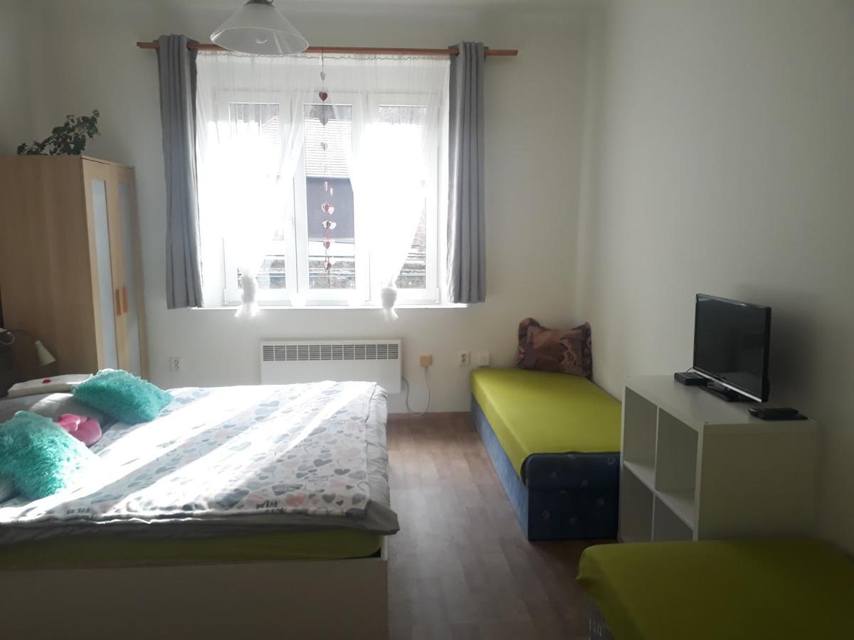 Apartmany Karlstejn ภายนอก รูปภาพ