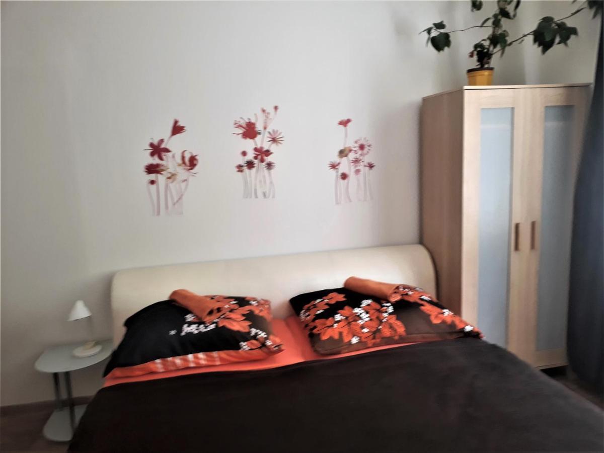 Apartmany Karlstejn ภายนอก รูปภาพ